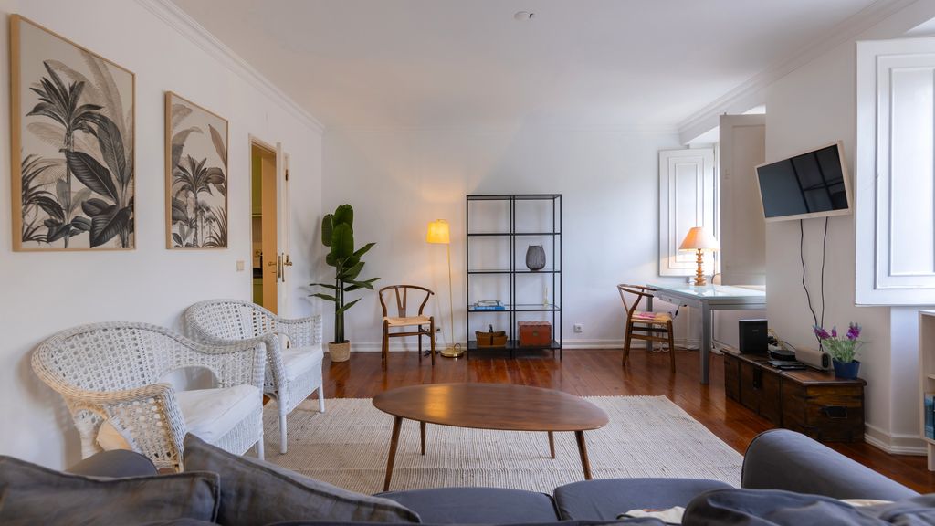 Charming and Bright Townhouse 3BDR by LovelyStay