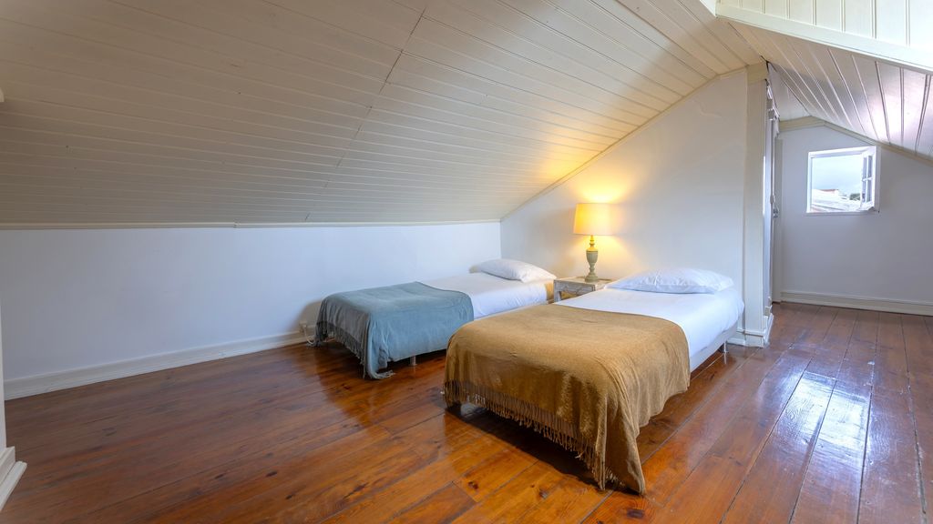 Charming and Bright Townhouse 3BDR by LovelyStay