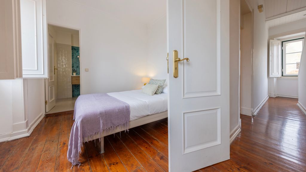 Charming and Bright Townhouse 3BDR by LovelyStay