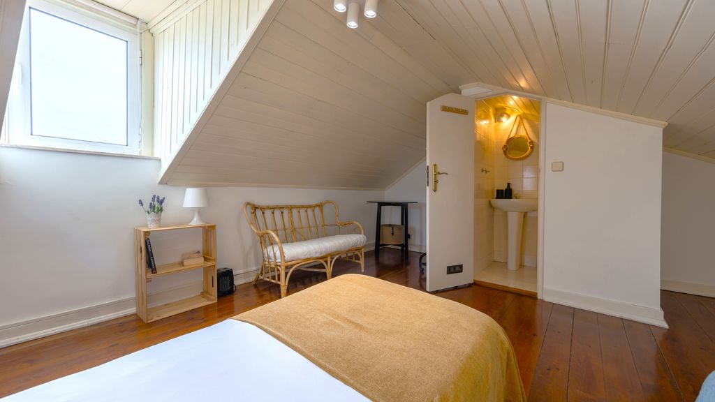 Charming and Bright Townhouse 3BDR by LovelyStay