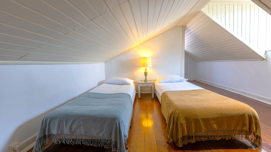 Charming and Bright Townhouse 3BDR by LovelyStay