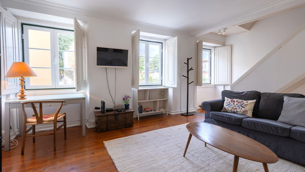 Charming and Bright Townhouse 3BDR by LovelyStay