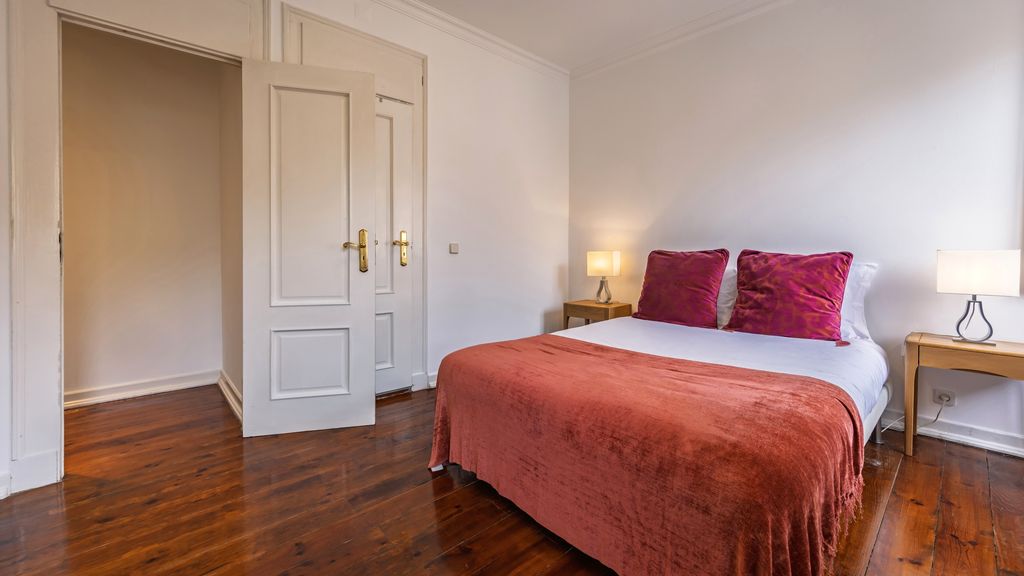 Charming and Bright Townhouse 3BDR by LovelyStay