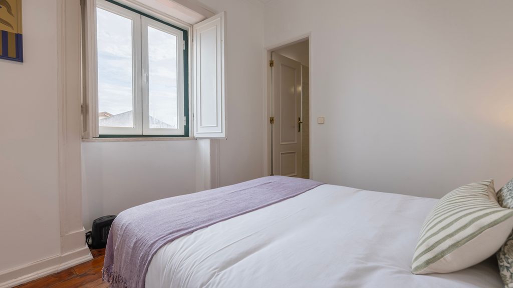 Charming and Bright Townhouse 3BDR by LovelyStay