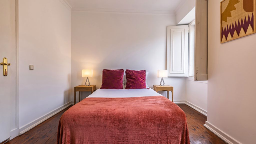 Charming and Bright Townhouse 3BDR by LovelyStay