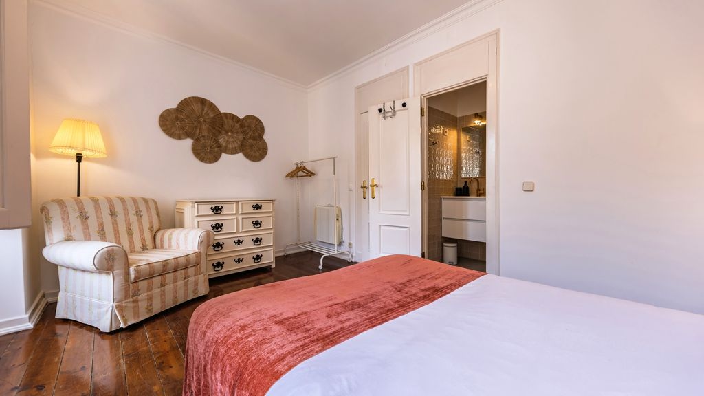 Charming and Bright Townhouse 3BDR by LovelyStay
