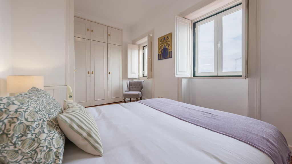 Charming and Bright Townhouse 3BDR by LovelyStay