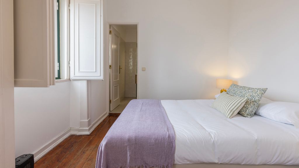 Charming and Bright Townhouse 3BDR by LovelyStay