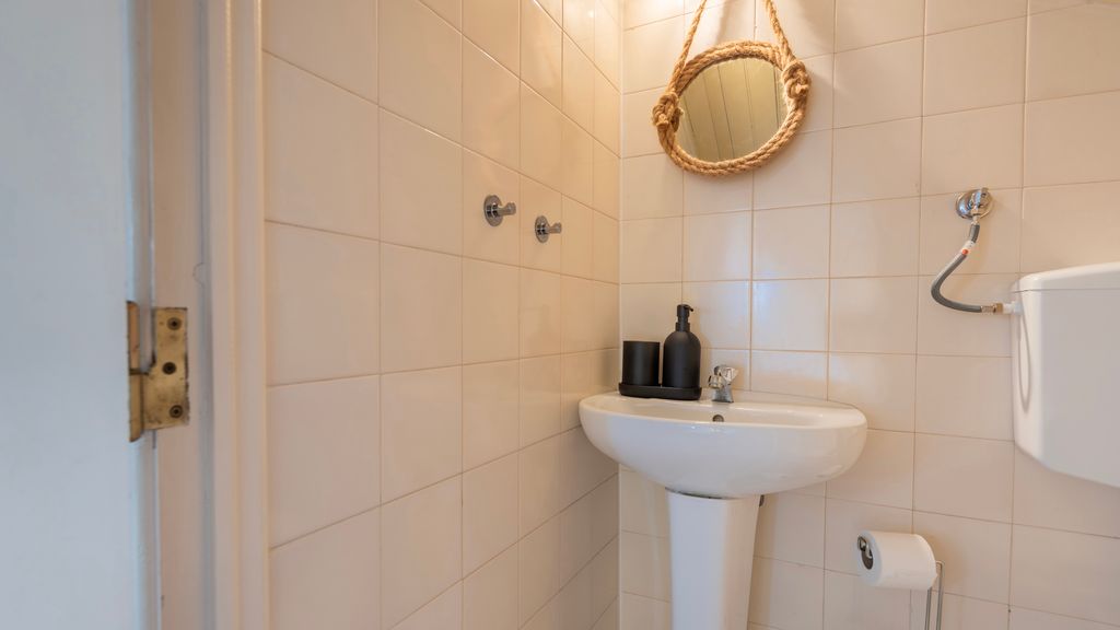 Charming and Bright Townhouse 3BDR by LovelyStay