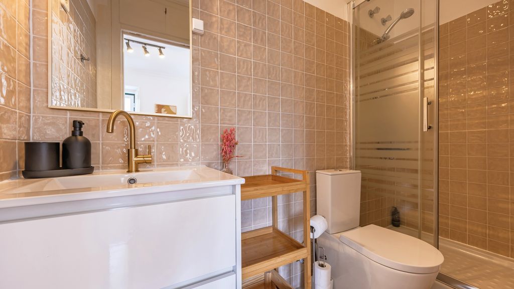 Charming and Bright Townhouse 3BDR by LovelyStay