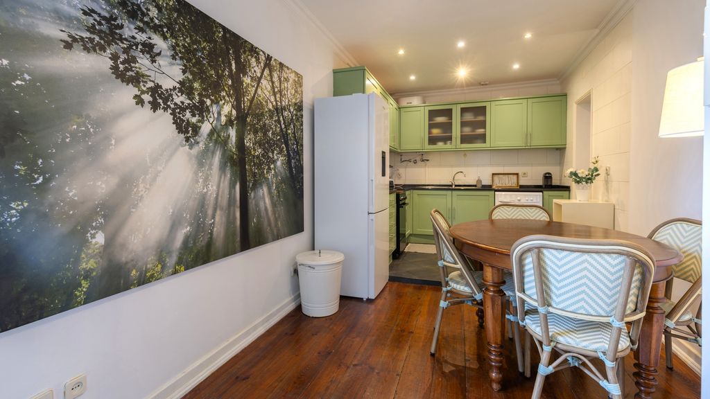 Charming and Bright Townhouse 3BDR by LovelyStay