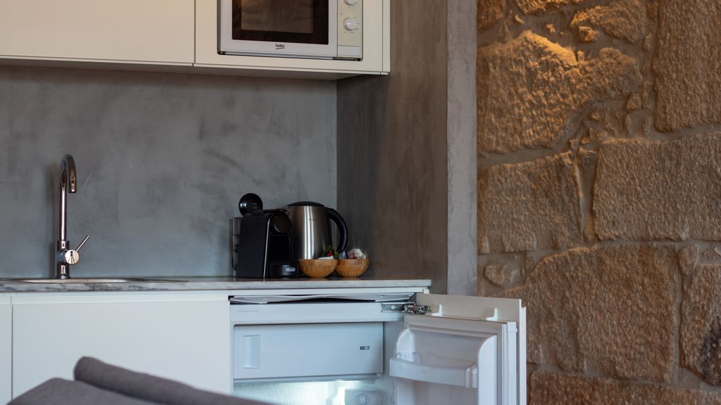 Dirk Apartment - Almada 4º F by LovelyStay