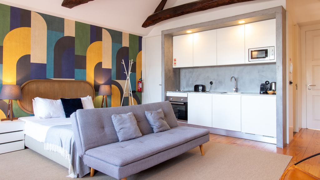 Dirk Apartment - Almada 4º F by LovelyStay