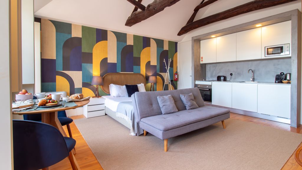 Dirk Apartment - Almada 4º F by LovelyStay