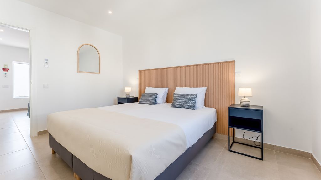 Vivenda Neves APT III in Albufeira by LovelyStay