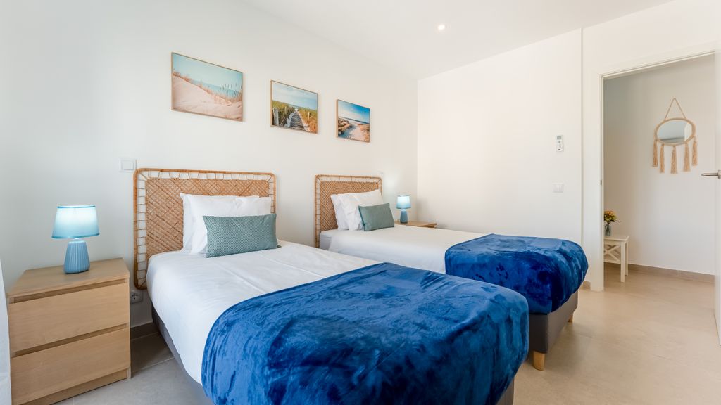 Vivenda Neves APT III in Albufeira by LovelyStay