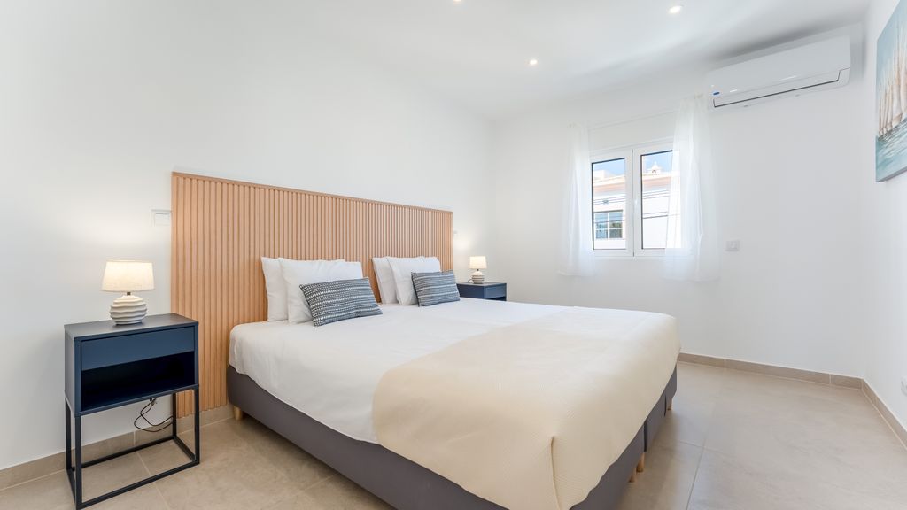 Vivenda Neves APT III in Albufeira by LovelyStay