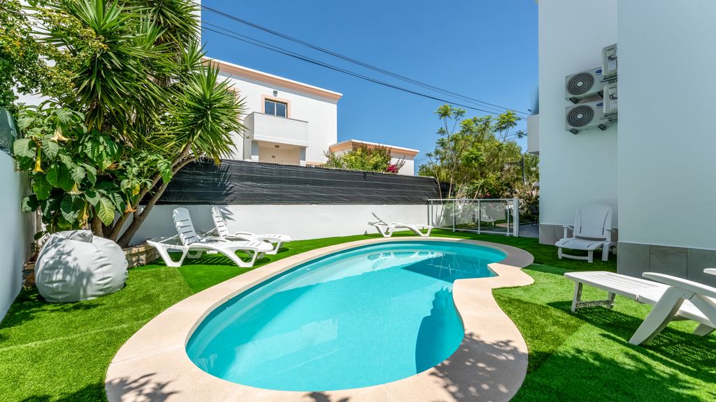 Vivenda Neves APT III in Albufeira by LovelyStay