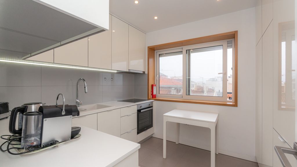 Maestro Apartment by LovelyStay