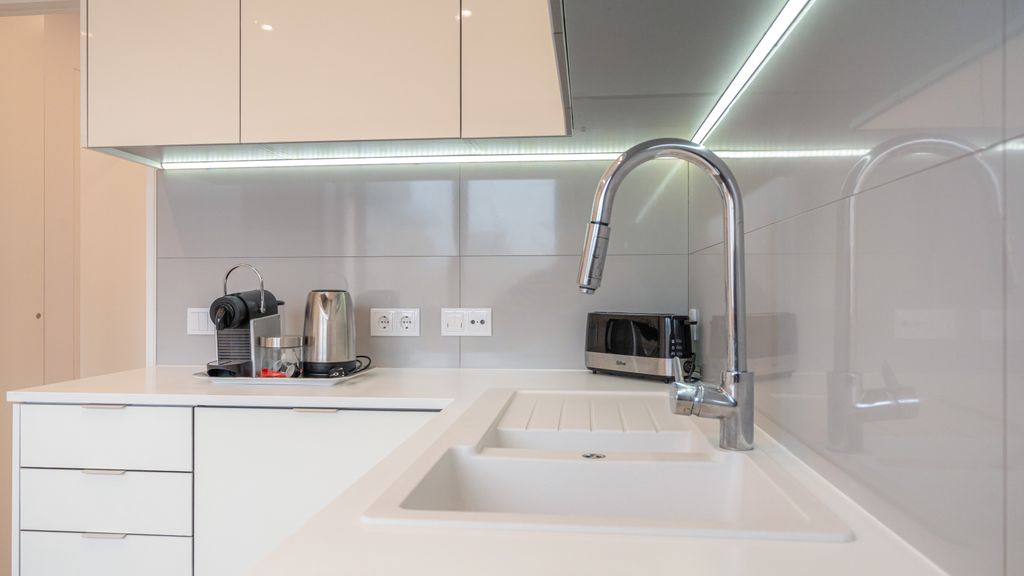 Maestro Apartment by LovelyStay