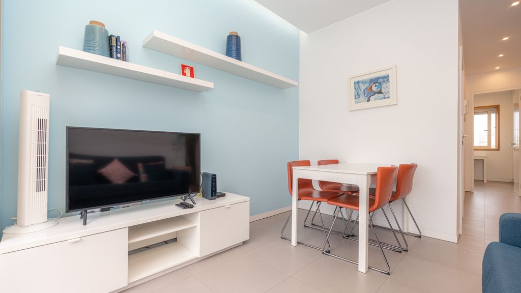 Maestro Apartment by LovelyStay