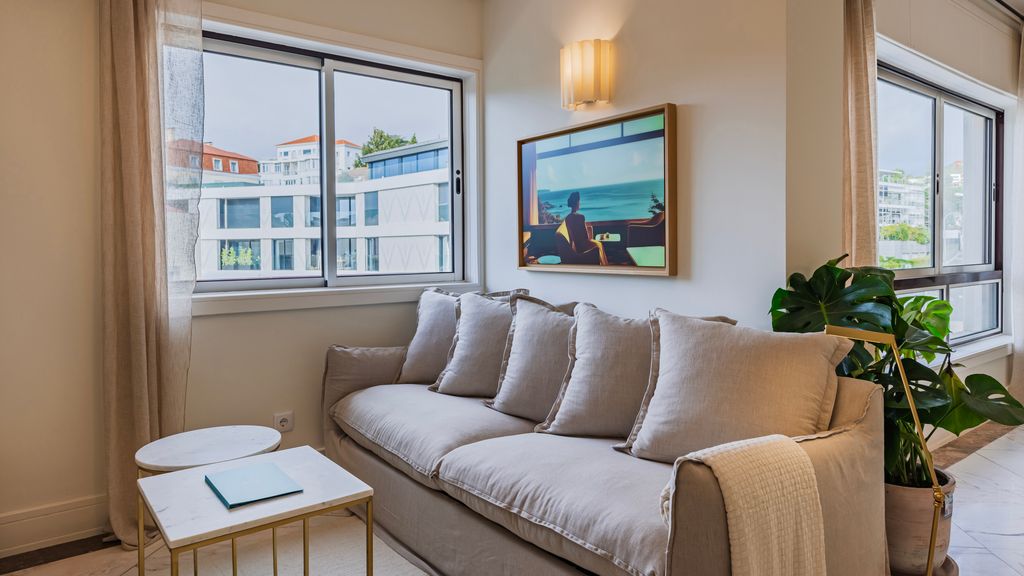 Estoril Upscale Apartment w/ Pool by LovelyStay
