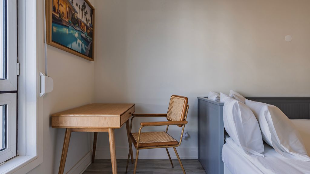 Estoril Upscale Apartment w/ Pool by LovelyStay