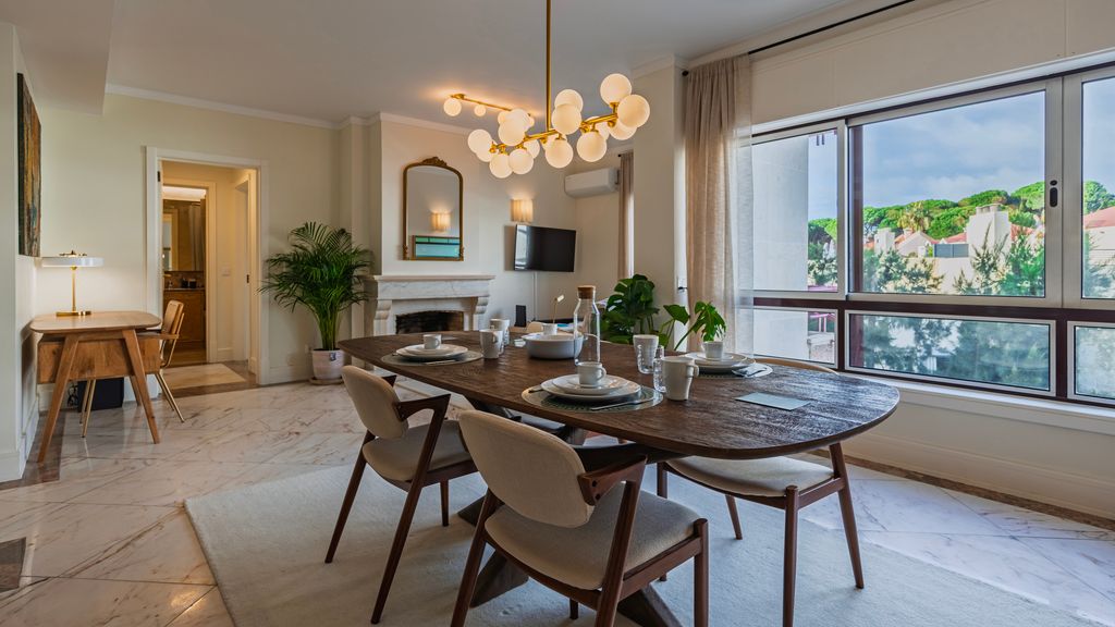 Estoril Upscale Apartment w/ Pool by LovelyStay