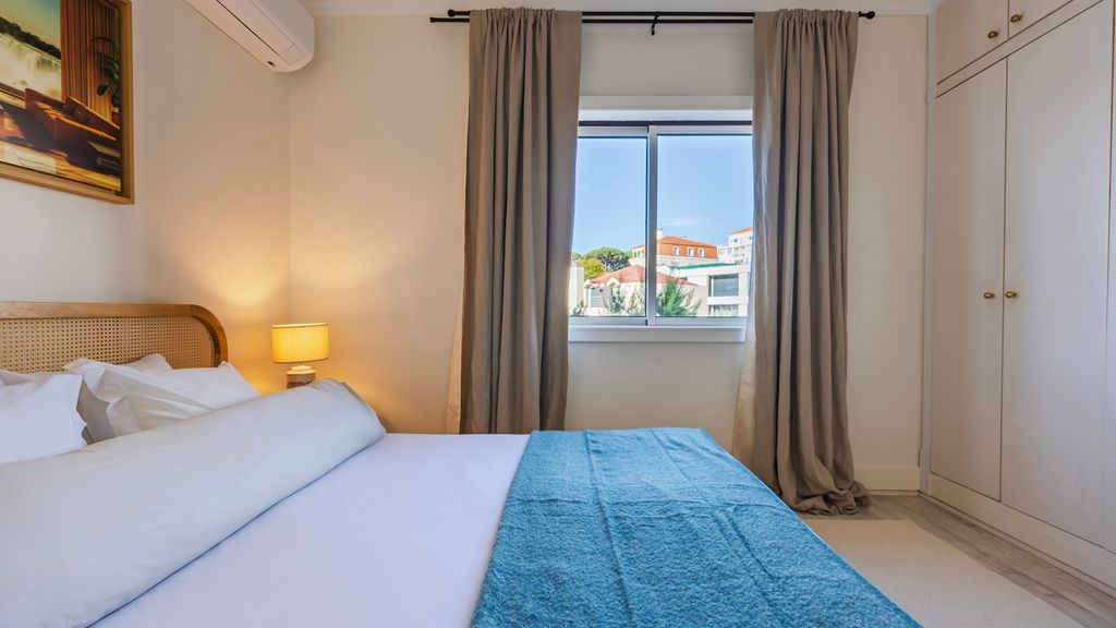 Estoril Upscale Apartment w/ Pool by LovelyStay