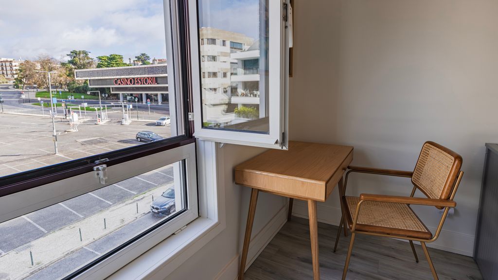 Estoril Upscale Apartment w/ Pool by LovelyStay