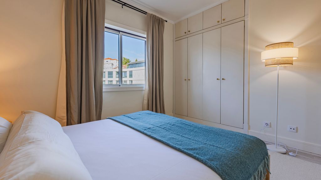 Estoril Upscale Apartment w/ Pool by LovelyStay