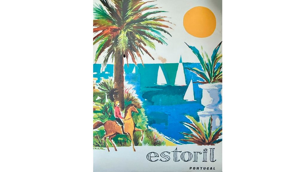 Estoril Upscale Apartment w/ Pool by LovelyStay