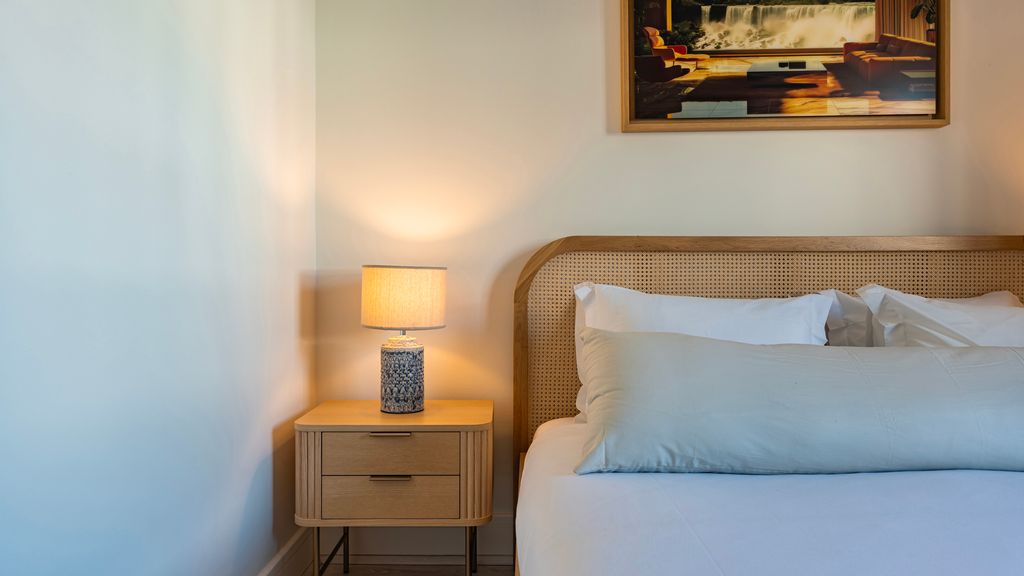 Estoril Upscale Apartment w/ Pool by LovelyStay