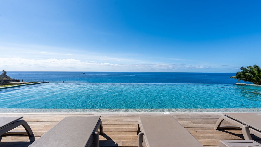Acqua Sensation Suite by LovelyStay
