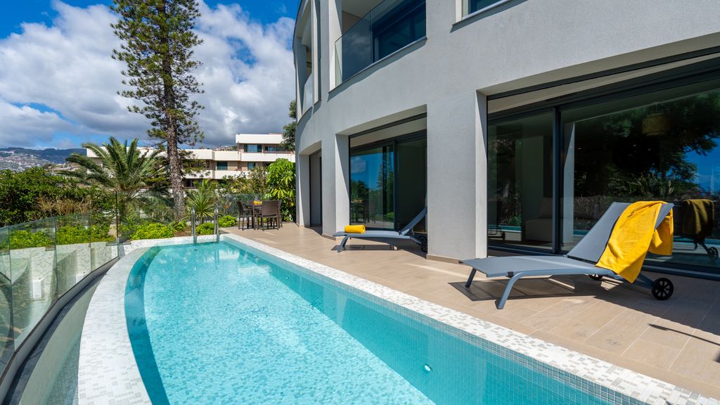 Acqua Sensation Suite by LovelyStay