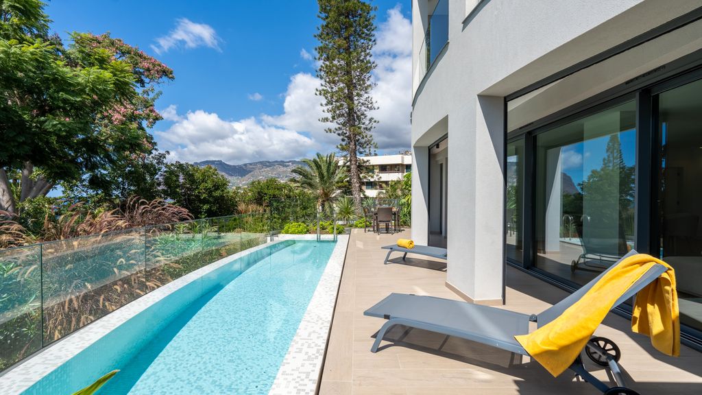Acqua Sensation Suite by LovelyStay