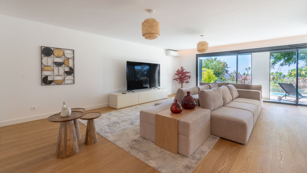 Acqua Sensation Suite by LovelyStay