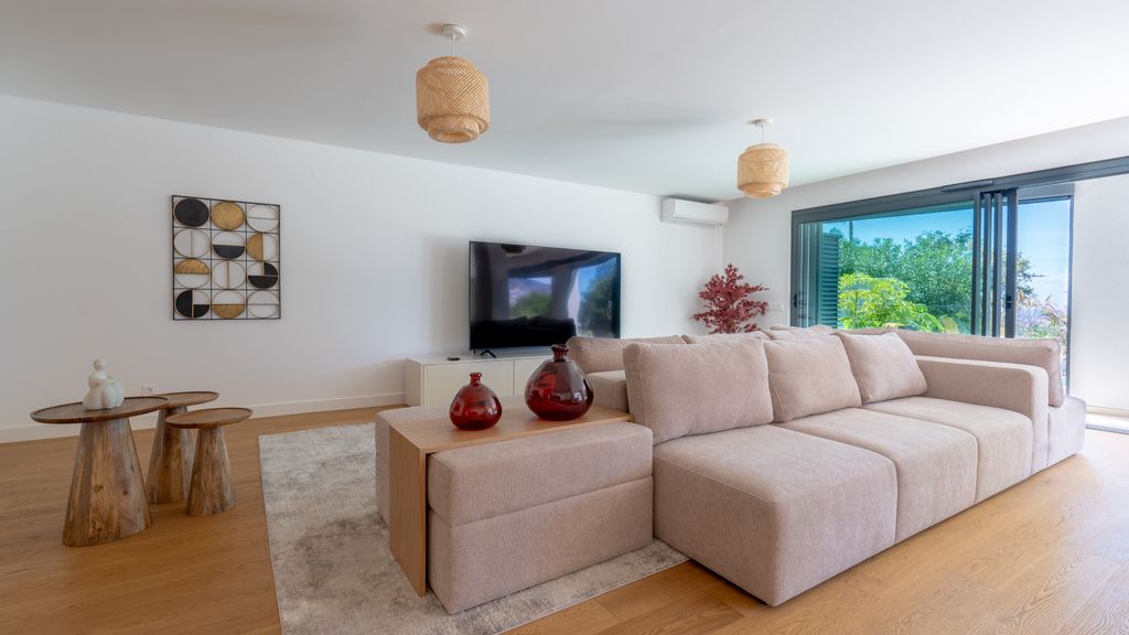 Acqua Sensation Suite by LovelyStay