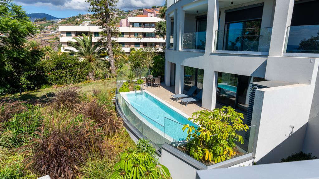 Acqua Sensation Suite by LovelyStay