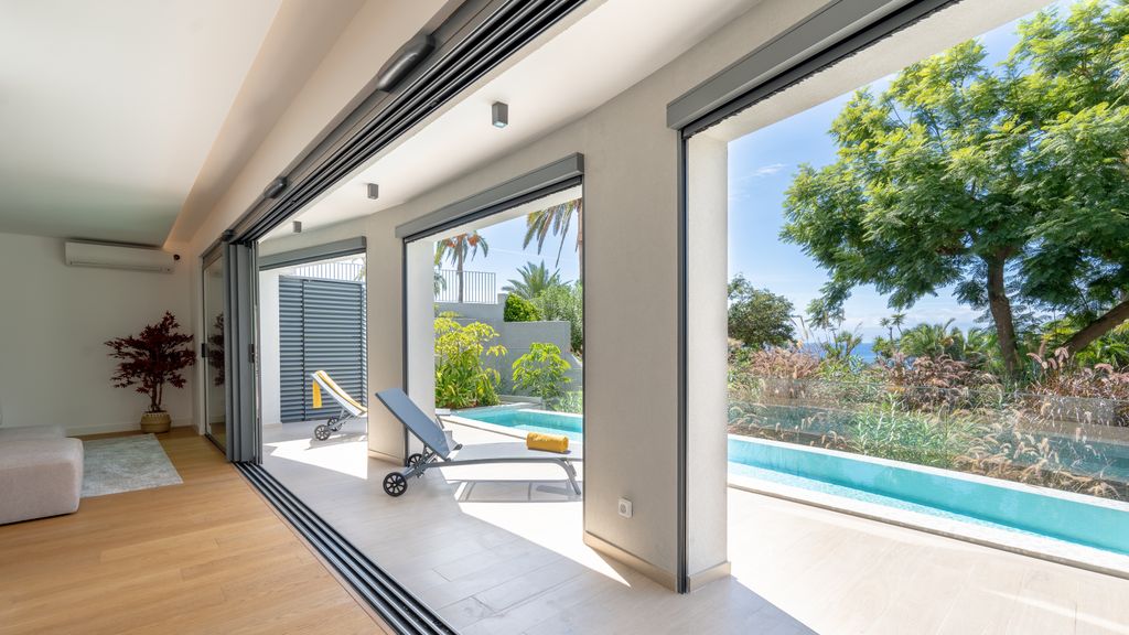 Acqua Sensation Suite by LovelyStay