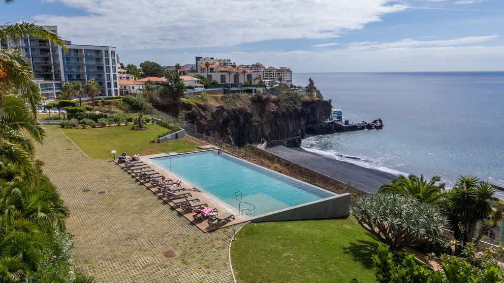 Acqua Sensation Suite by LovelyStay
