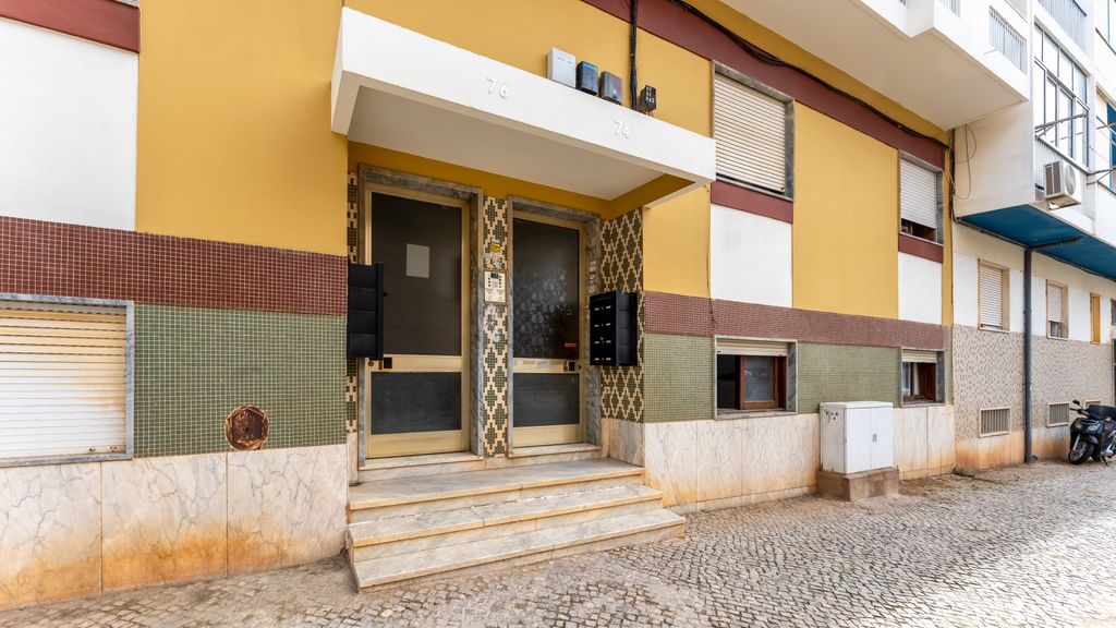 Rua Jornal O Algarve 74