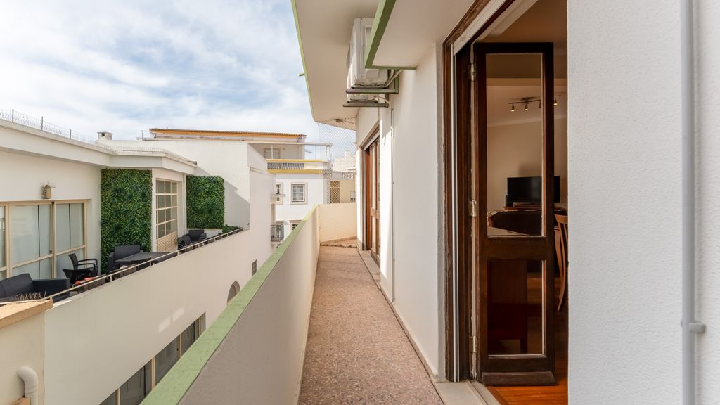 Cosy 2Bdr Flat in Faro Downtown by LovelyStay