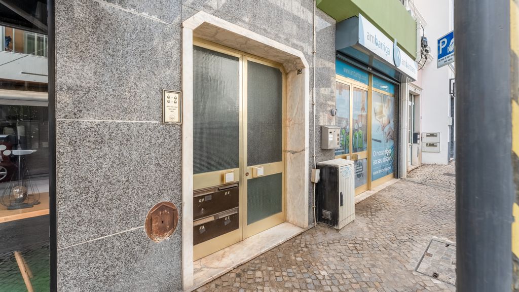 Cosy 2Bdr Flat in Faro Downtown by LovelyStay