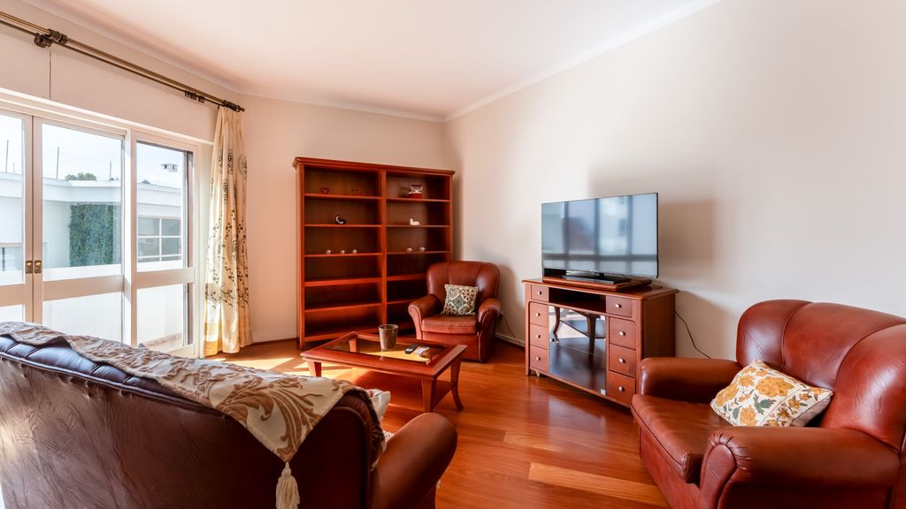 Cosy 2Bdr Flat in Faro Downtown by LovelyStay