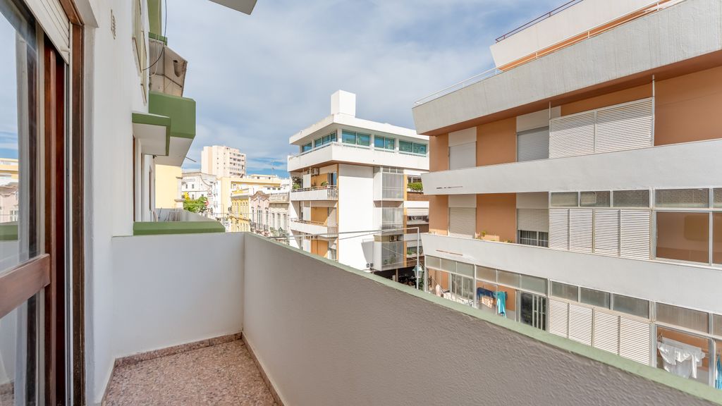 Cosy 2Bdr Flat in Faro Downtown by LovelyStay