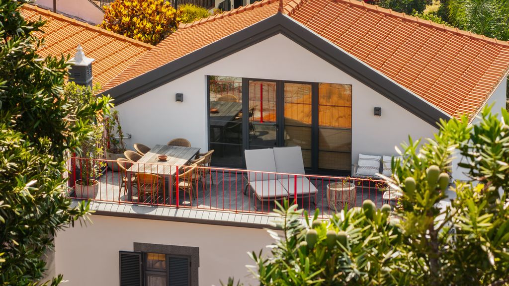 Eden Funchal by LovelyStay