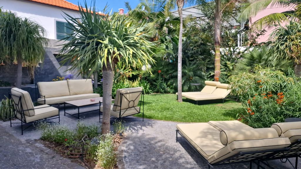 Eden Funchal by LovelyStay