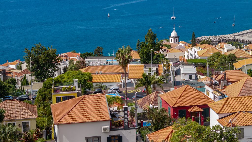 Eden Funchal by LovelyStay