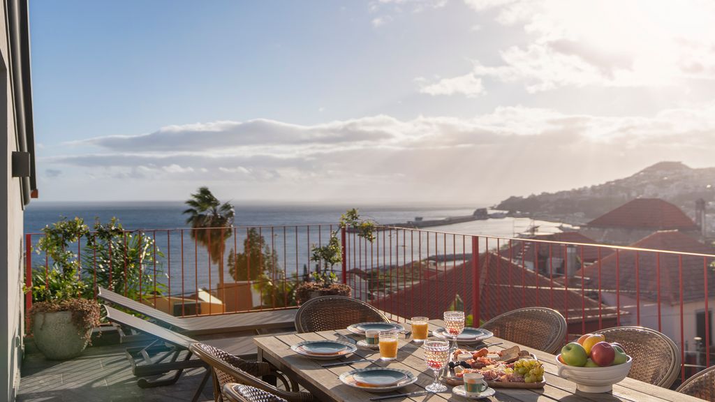 Eden Funchal by LovelyStay